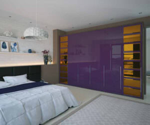 фиолетовый распашной шкаф с зеркалами