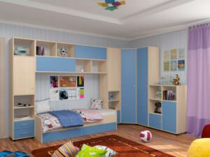 комплект детской мебели синего цвета в комнате для мальчика