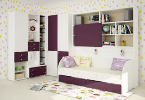 фиолетовый цвет на мебели в комнате девочки